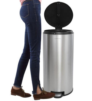 Oscar Round 8-Gallon Step-Open Trash Can with FREE Mini Trash Can