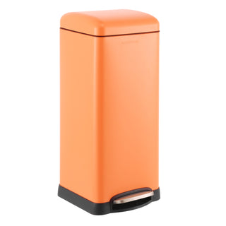 Betty Retro 30 Liters/8 Gallon Trash Can