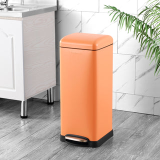 Betty Retro 30 Liters/8 Gallon Trash Can