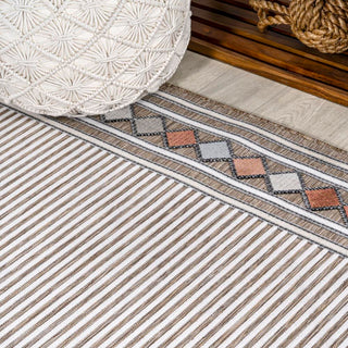 Well High-Low Modern Diamond Border Indoor/Outdoor Area Rug