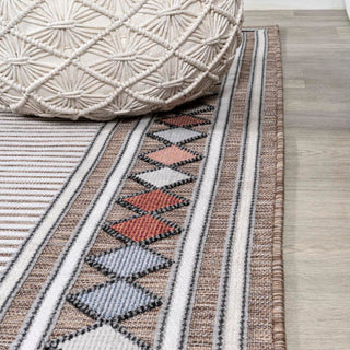 Well High-Low Modern Diamond Border Indoor/Outdoor Area Rug