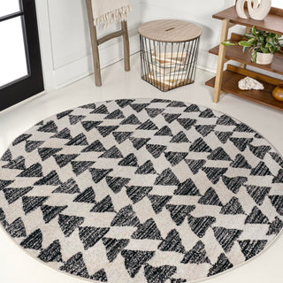 Tonga Aisha Moroccan Triangle Geometric Area Rug