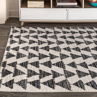 Tonga Aisha Moroccan Triangle Geometric Area Rug