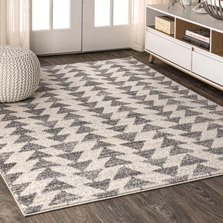 Tonga Aisha Moroccan Triangle Geometric Area Rug