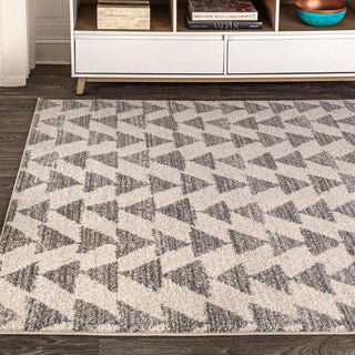 Tonga Aisha Moroccan Triangle Geometric Area Rug