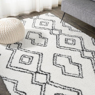 Porirua Deia Moroccan Style Diamond Area Rug