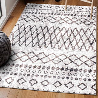 Wagin Aksil Moroccan Diamond Area Rug