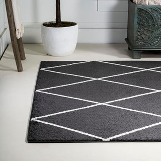 Bounty Minimalist Diamond Trellis Area Rug