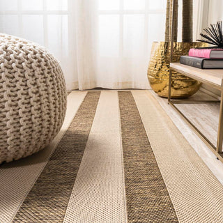 Rowena wide Stripe Indoor/outdoor Area Rug