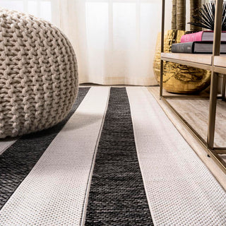 Rowena wide Stripe Indoor/outdoor Area Rug