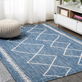 Gandra Derya Tribal Diamond Trellis Area Rug