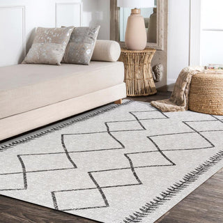 Gandra Derya Tribal Diamond Trellis Area Rug