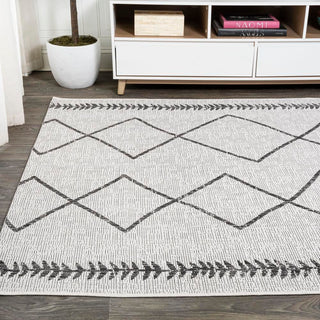 Gandra Derya Tribal Diamond Trellis Area Rug