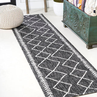 Gandra Derya Tribal Diamond Trellis Area Rug