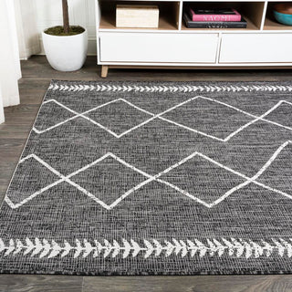 Gandra Derya Tribal Diamond Trellis Area Rug