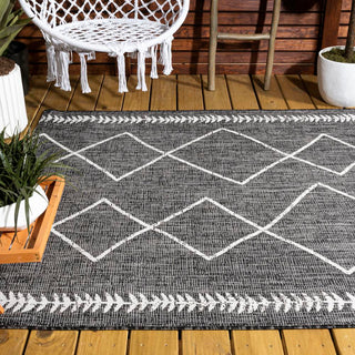 Gandra Derya Tribal Diamond Trellis Area Rug