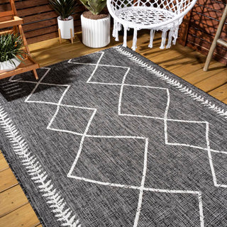 Gandra Derya Tribal Diamond Trellis Area Rug