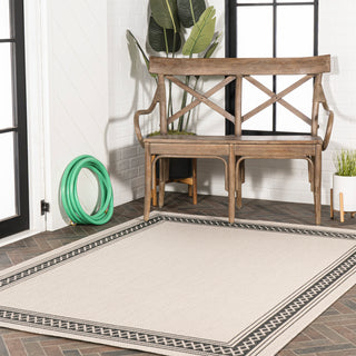 Kristine Classic Diamond Border Indoor/outdoor Area Rug