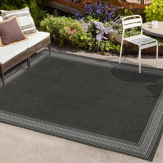 Kristine Classic Diamond Border Indoor/outdoor Area Rug