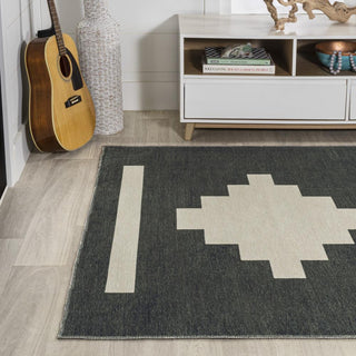 Beatrice Geometric Tribal Medallion Machine-washable Area Rug