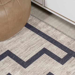 Townsend Minimalist Medallion Machine-washable Area Rug