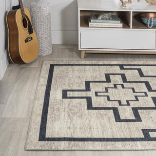 Townsend Minimalist Medallion Machine-washable Area Rug