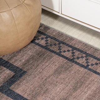 Mona Geometric Medallion Machine-washable Area Rug