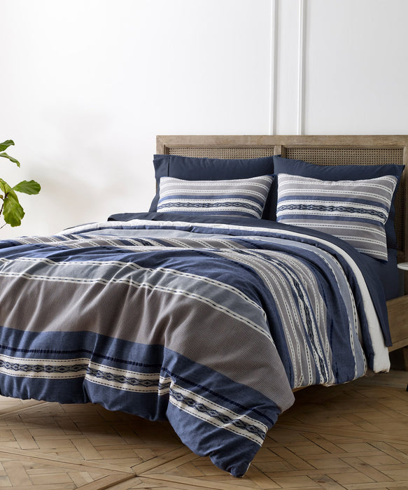 Leo Striped Comforter Set by Blue Loom