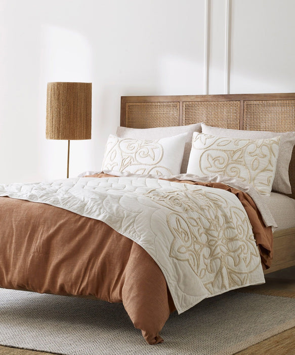 Willow Tufted Medallion Quilt Set by Blue Loom