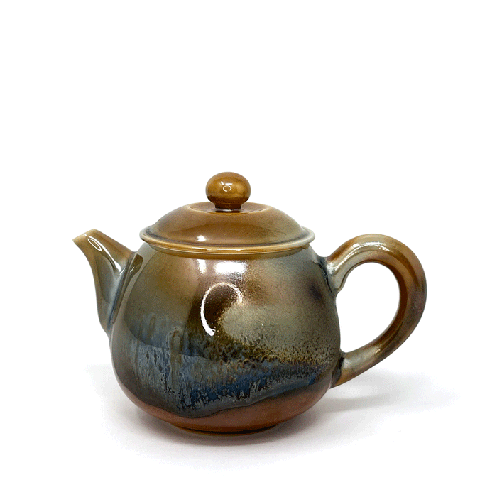 Wood-fired Teapot Queen by Tea and Whisk